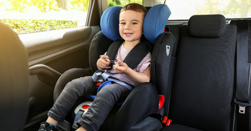Từ 1.1.2026, ô tô bắt buộc có ghế an toàn cho trẻ dưới 10 tuổi